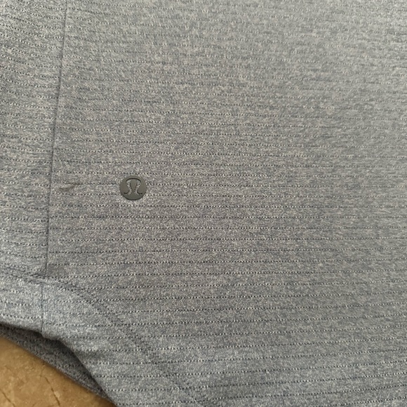 Lululemon Athletica Men’s Light Blue Sport Shirt Size M - Picture 7 of 9